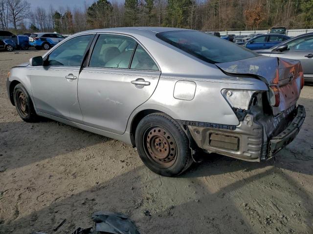 Toyota Camry Base Image 13