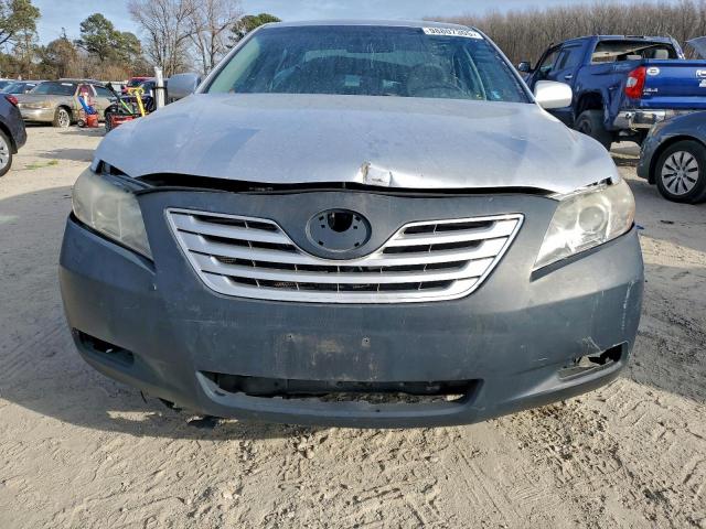 Toyota Camry Base Image 3