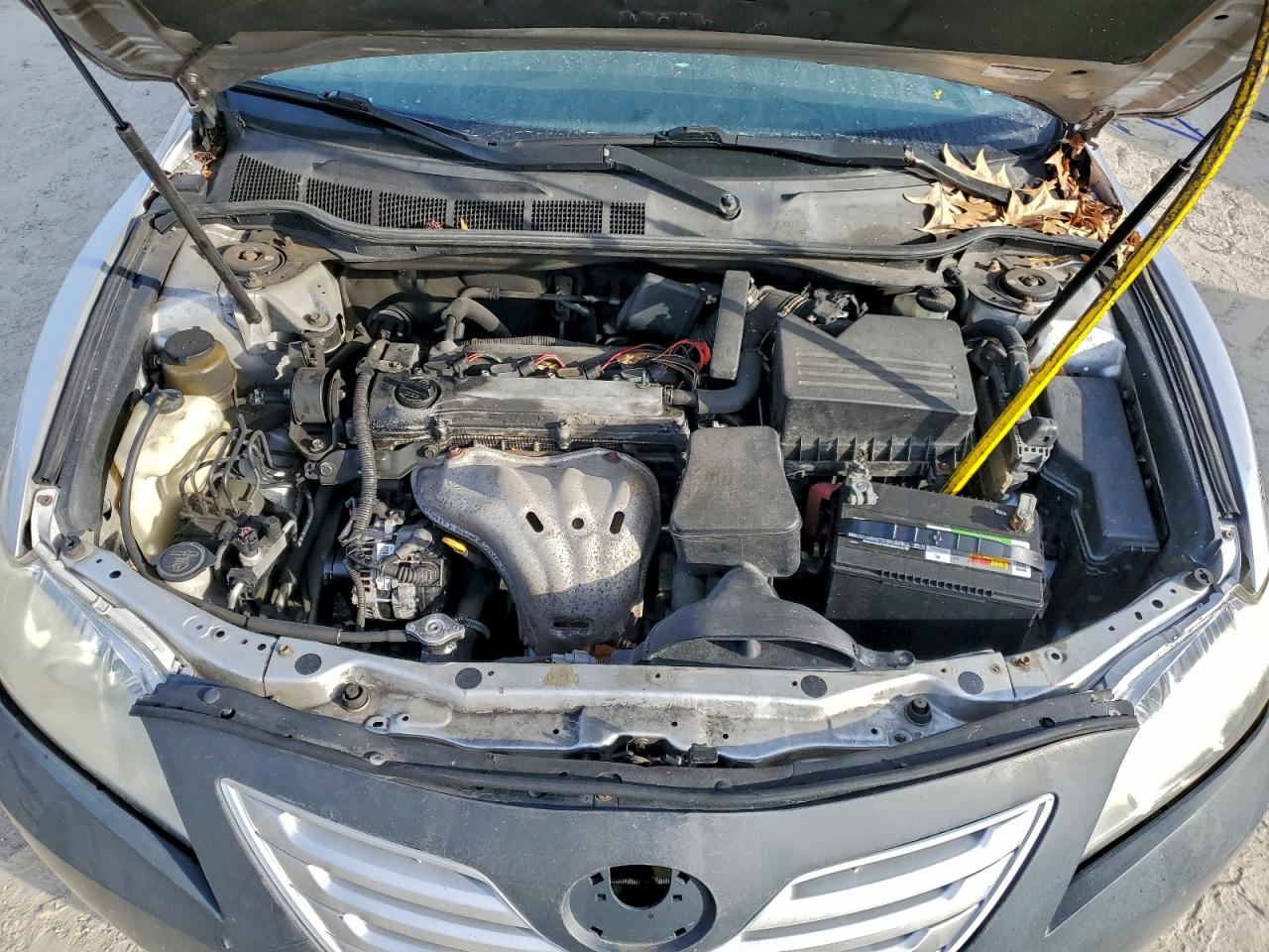 Toyota Camry Base Image 9