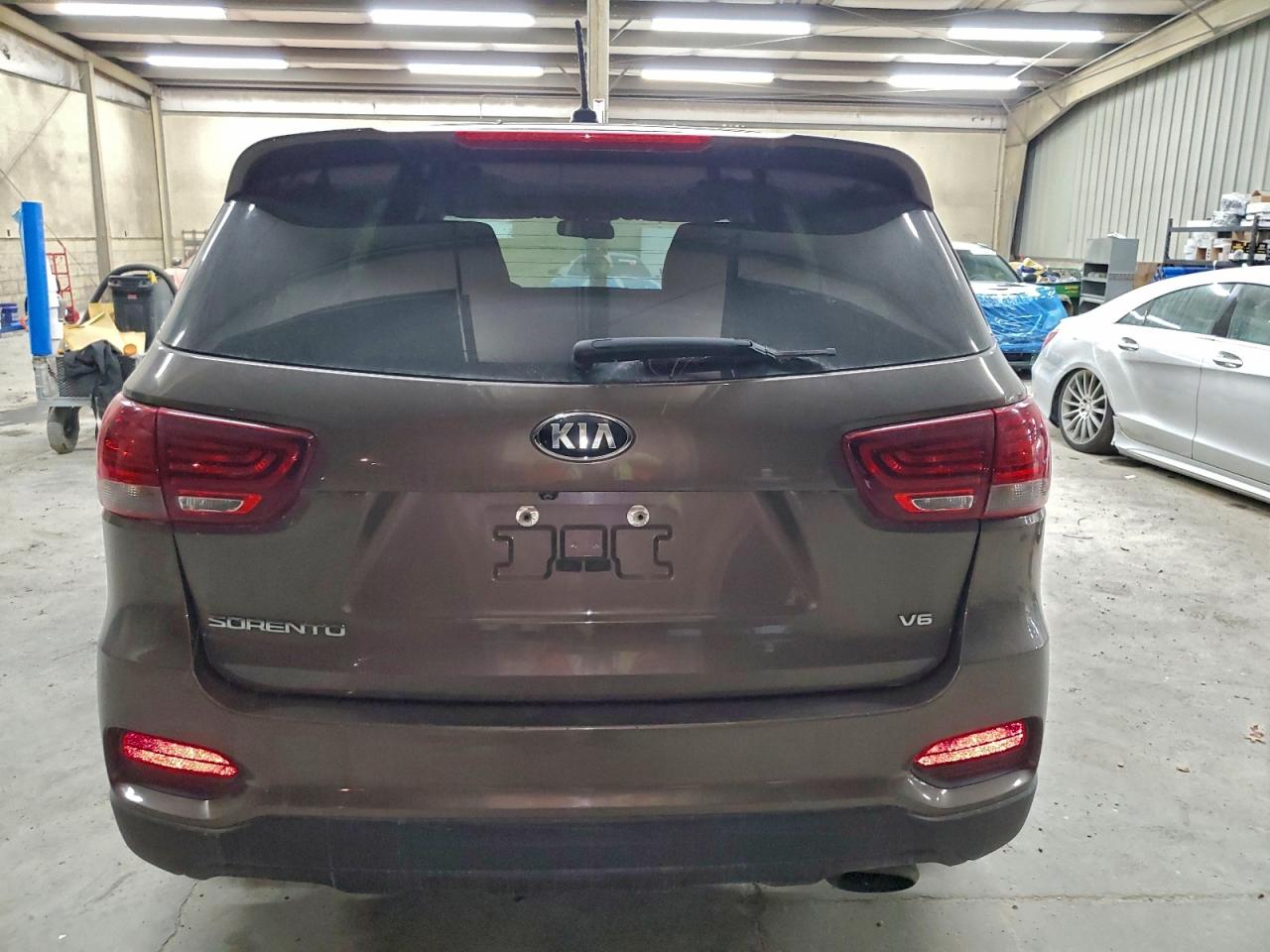 Kia Sorento S Image 4