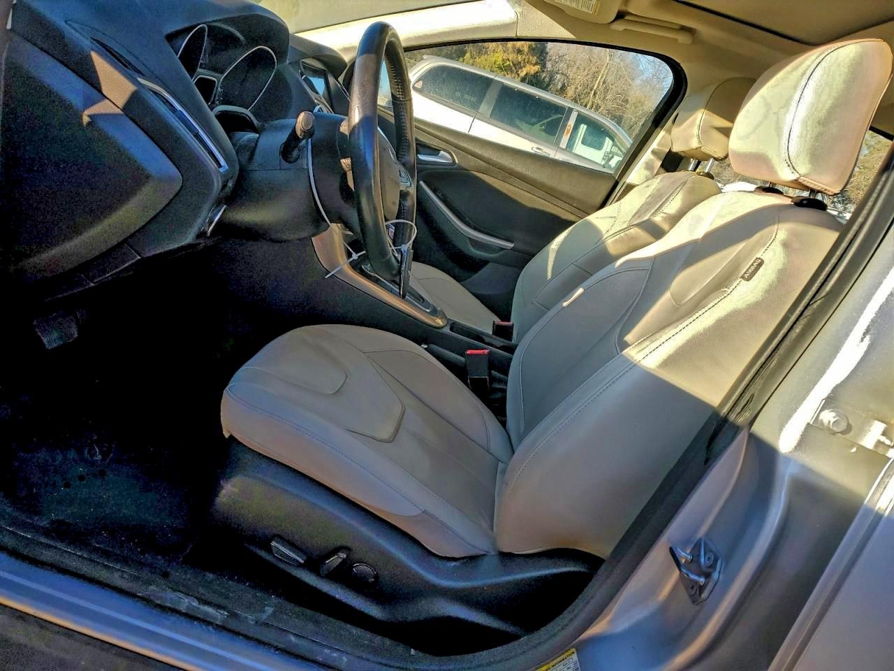 Ford Focus Titanium Image 7