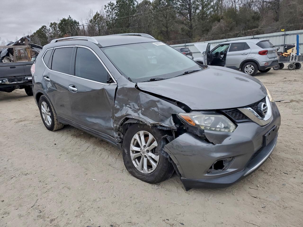 Nissan Rogue S Image 3