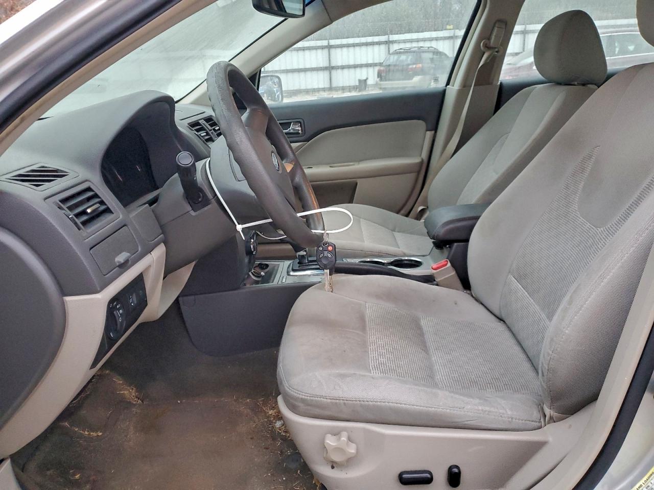 Ford Fusion Se Image 8