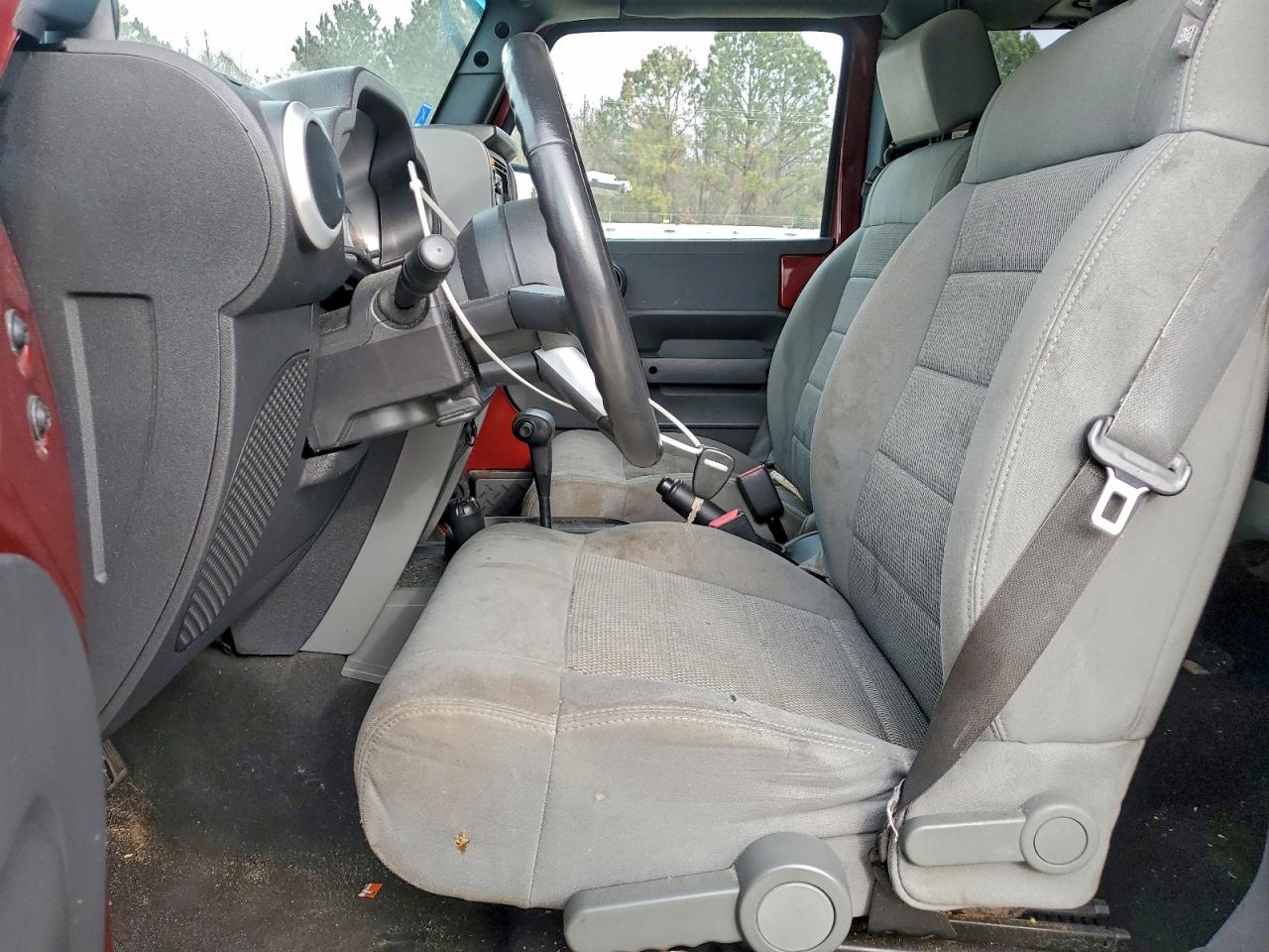 Jeep Wrangler Sahara Image 4