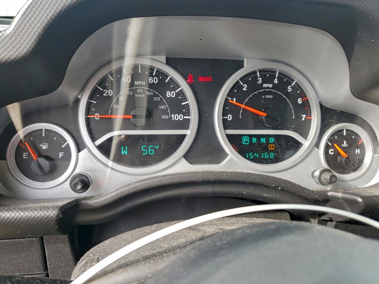 Jeep Wrangler Sahara Image 9