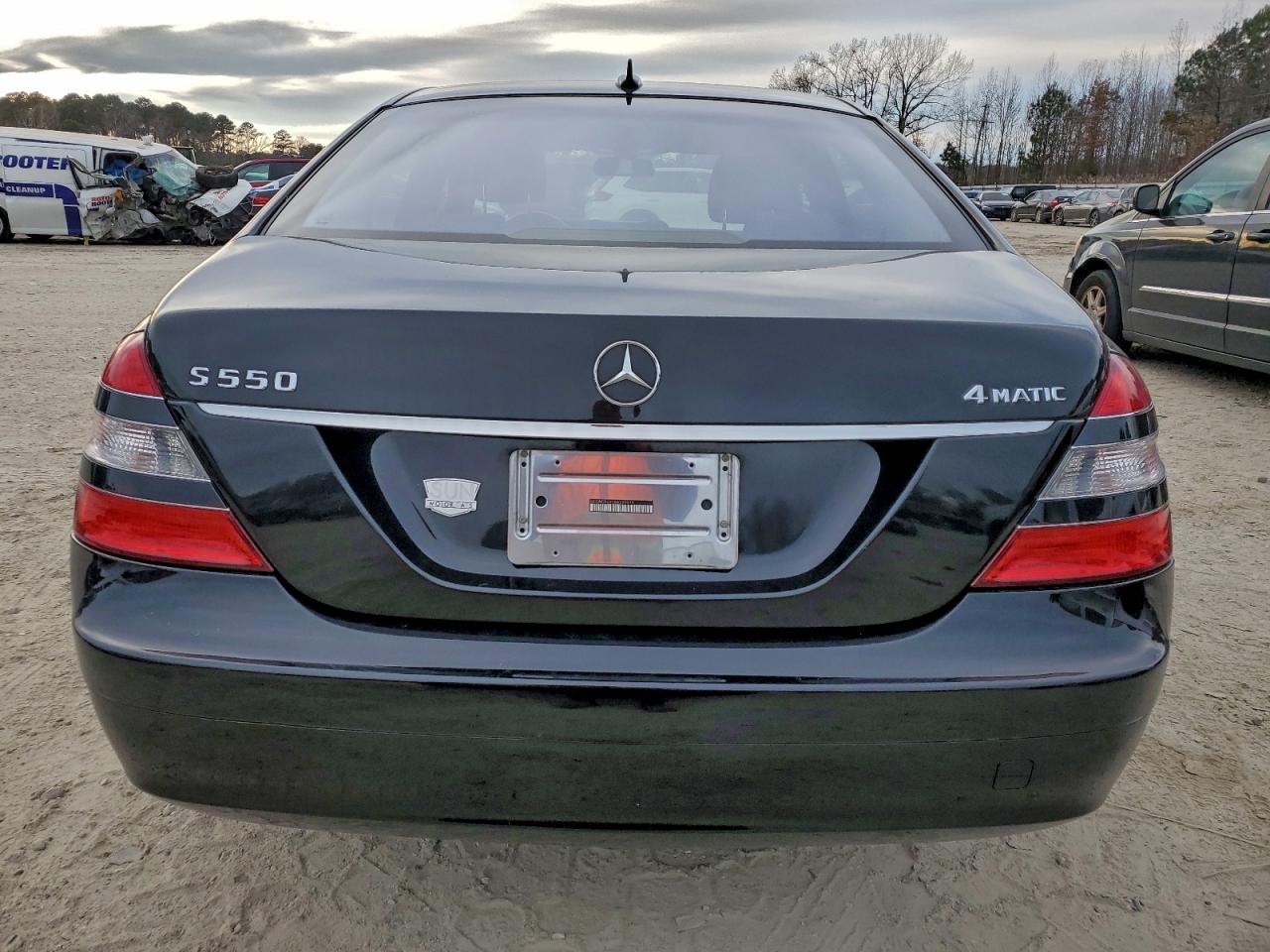 Mercedes-Benz S-Class 550 4matic Image 9