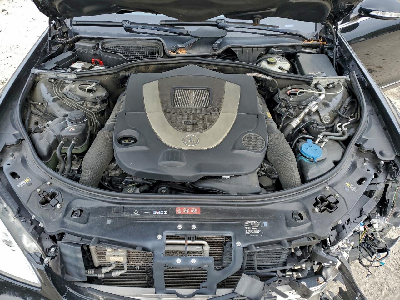 Mercedes-Benz S-Class 550 4matic Image 8