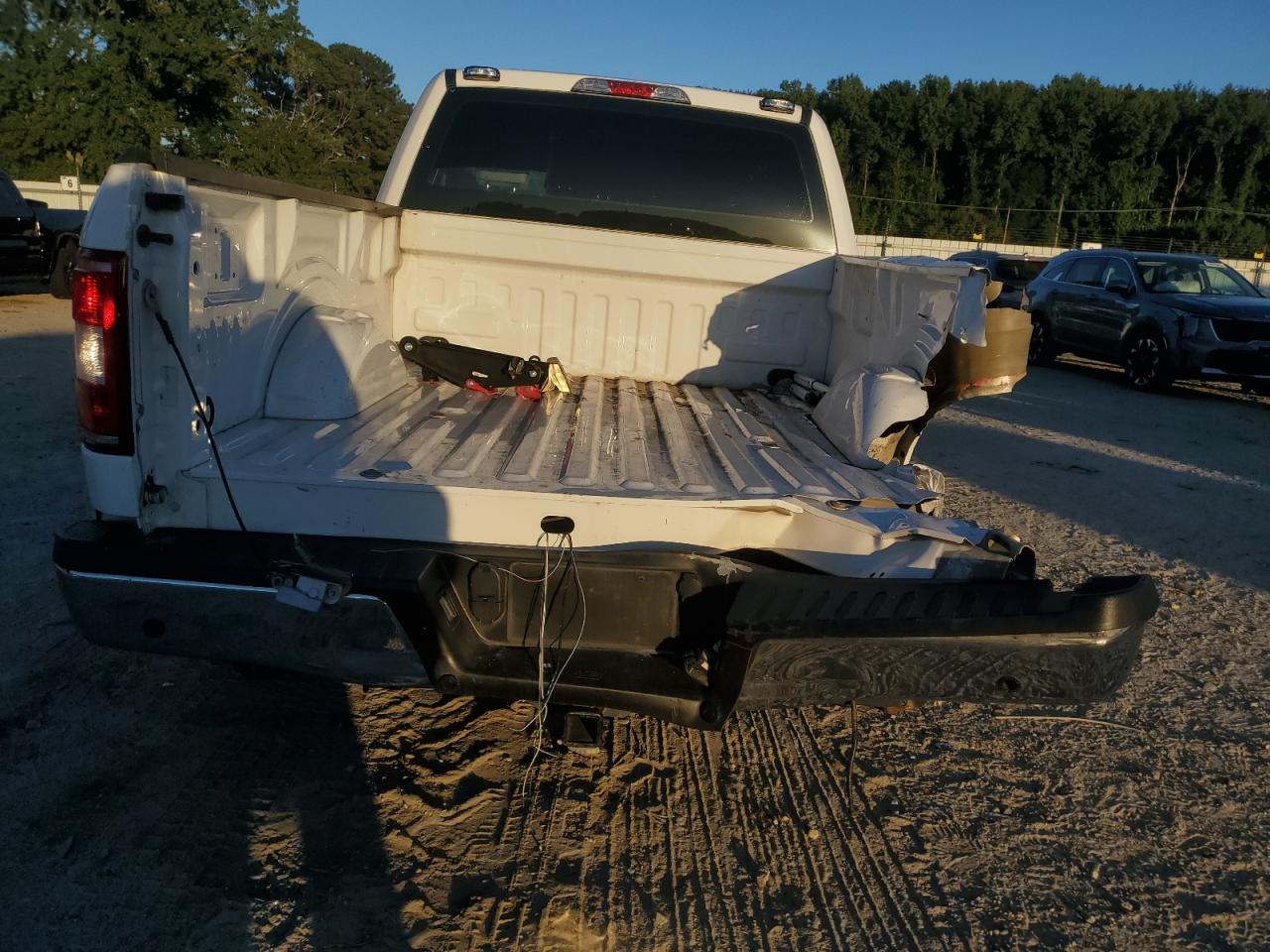 Ford F-150 Supercrew Image 3