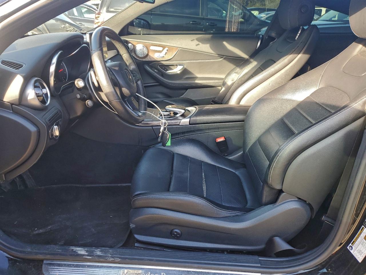 Mercedes-Benz C-Class 300 Image 5