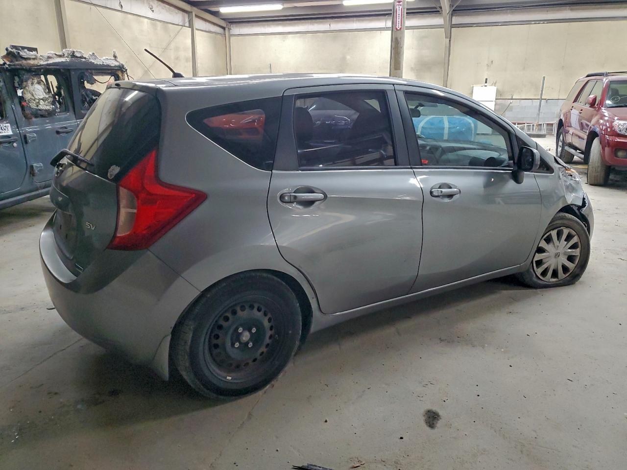 Nissan Versa S Image 12