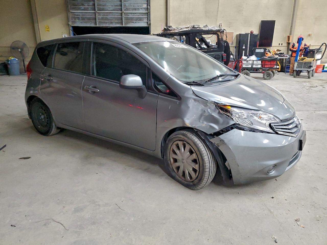 Nissan Versa S Image 4