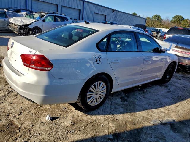 Volkswagen Passat S Image 6