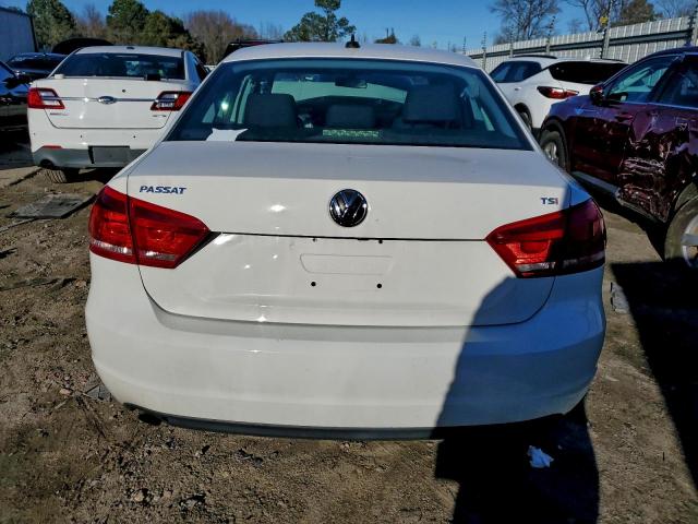 Volkswagen Passat S Image 4