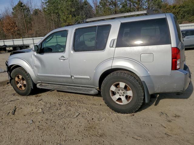 Nissan Pathfinder Le Image 2