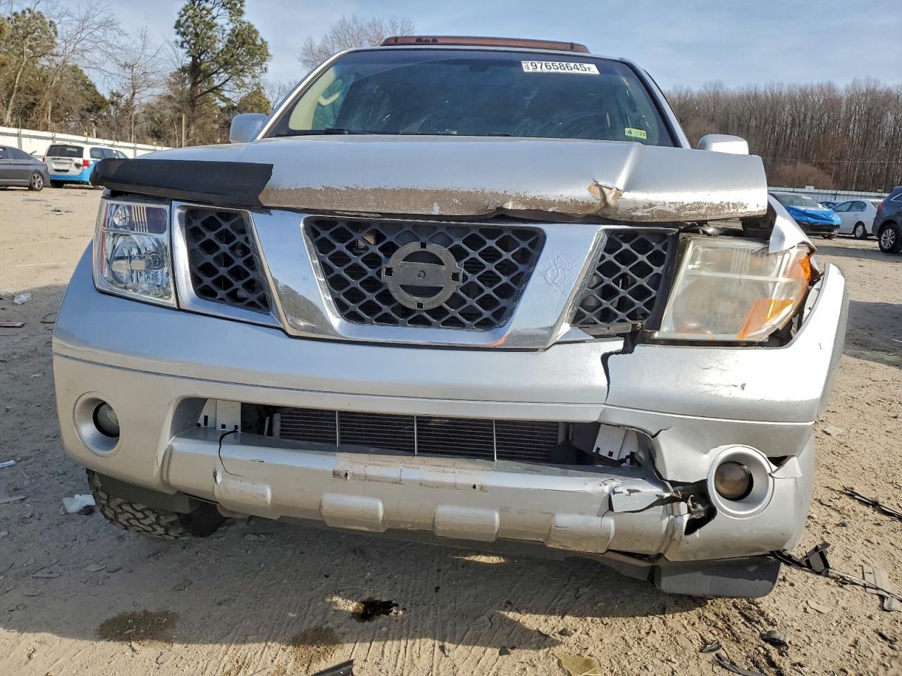 Nissan Pathfinder Le Image 3