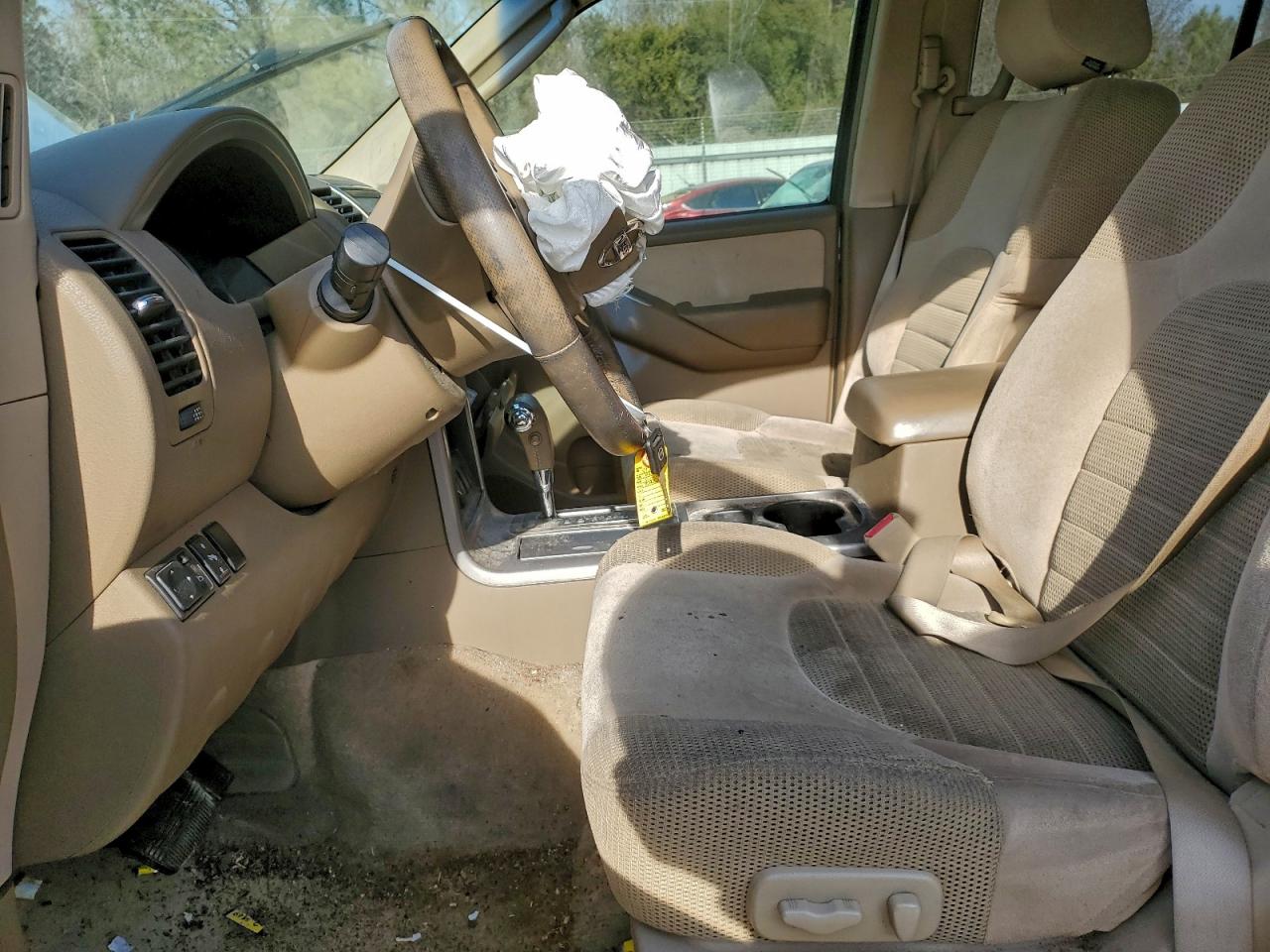 Nissan Pathfinder Le Image 9