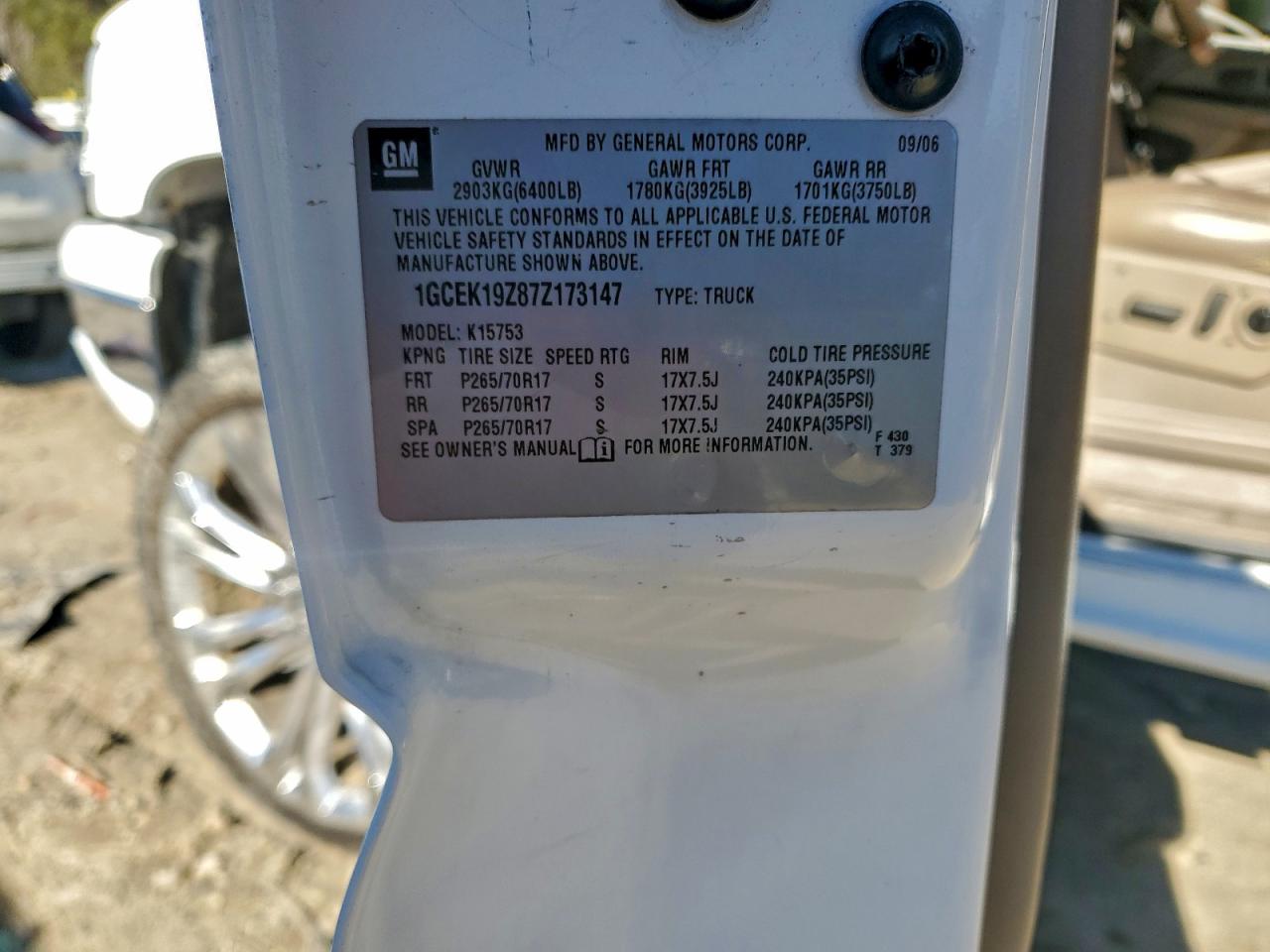 Chevrolet Silverado K1500 Classic Image 3