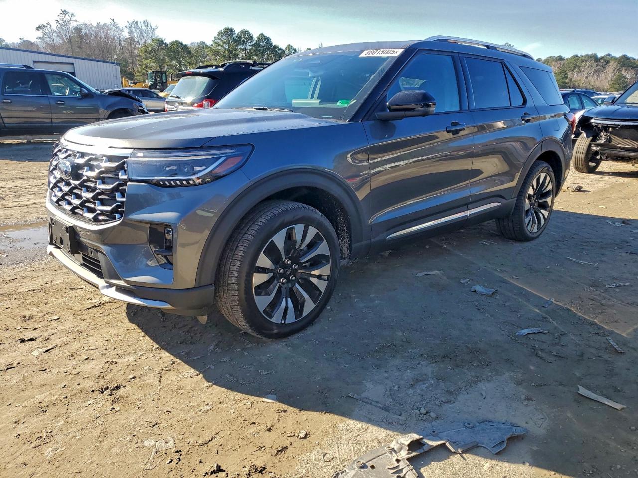Ford Explorer Platinum Image 1