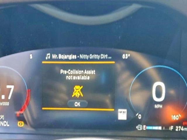 Ford Explorer Platinum Image 2