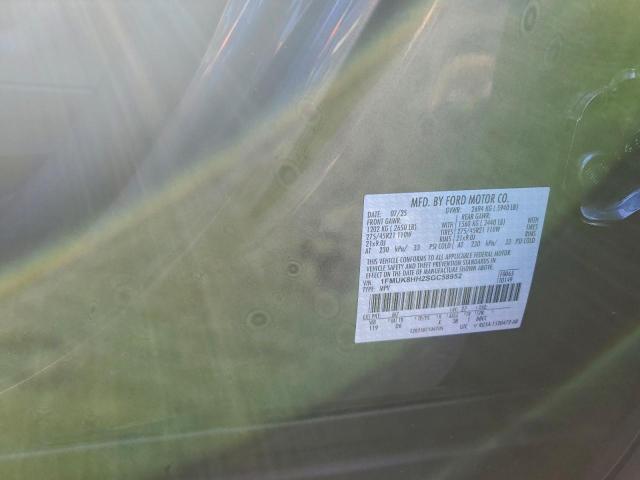 Ford Explorer Platinum Image 11