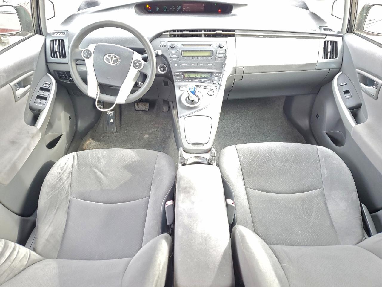 Toyota Prius Image 12