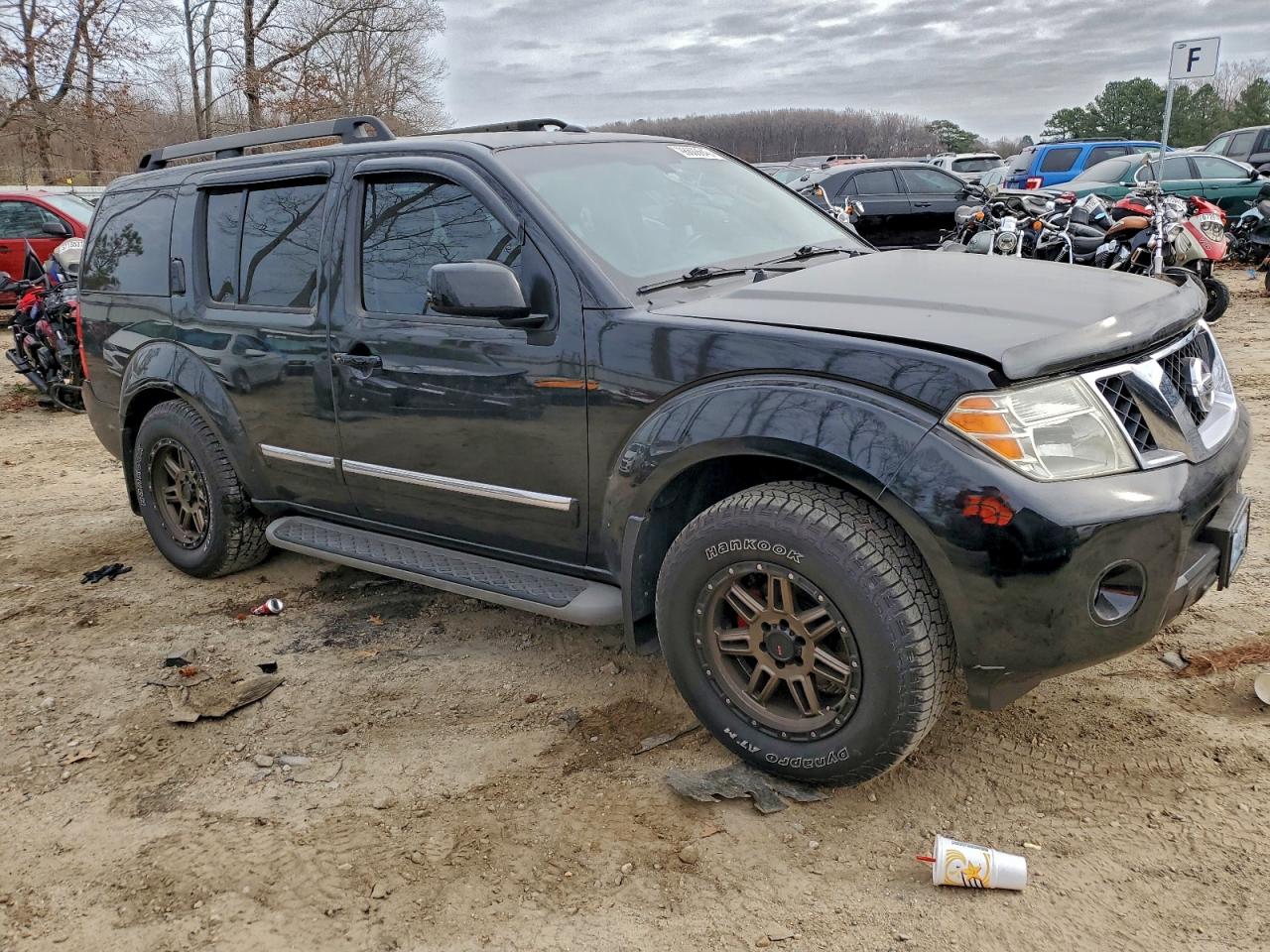 Nissan Pathfinder S Image 3