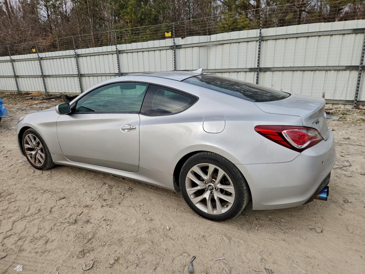 Hyundai Genesis 2.0t Image 5