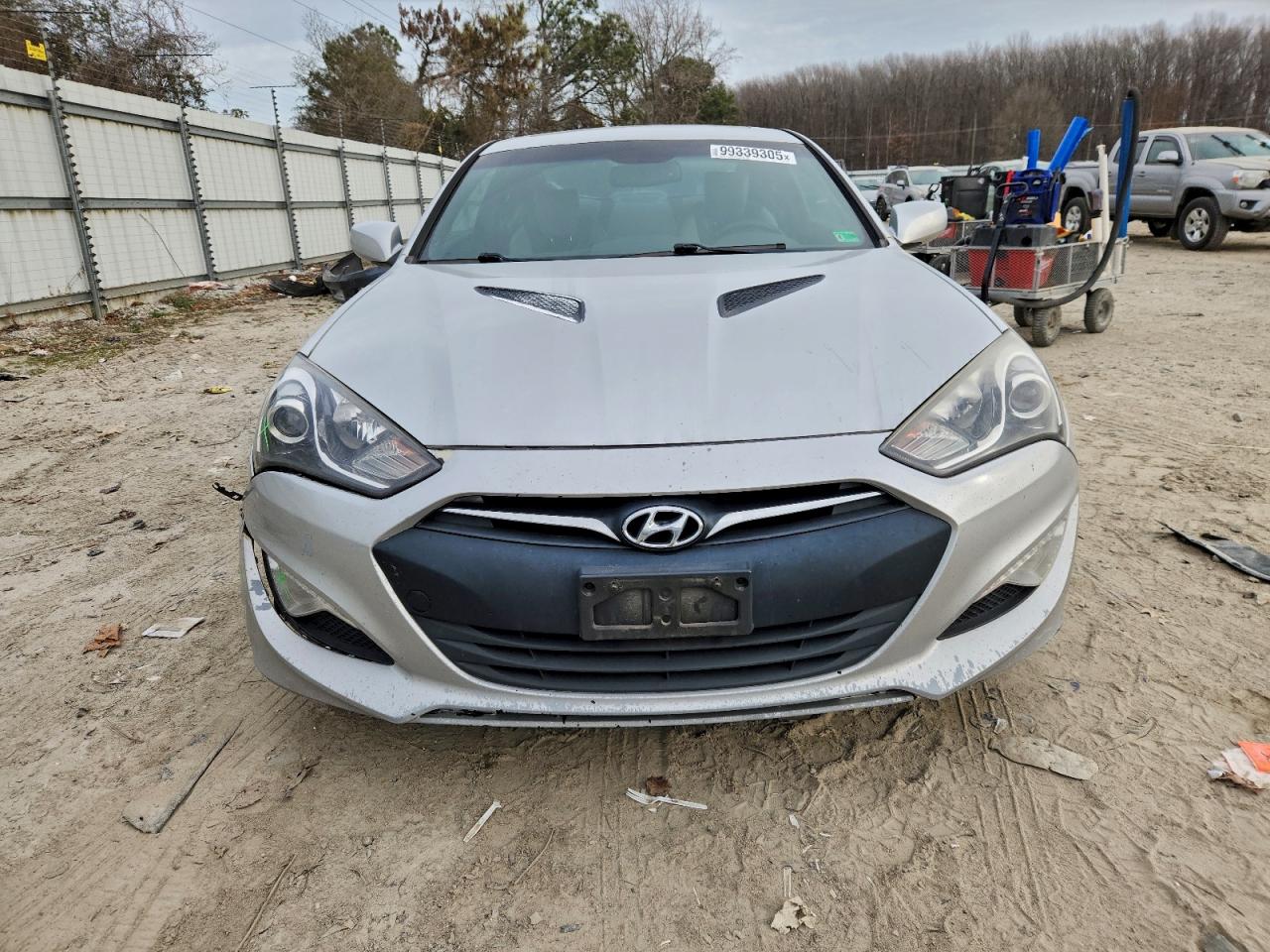 Hyundai Genesis 2.0t Image 9