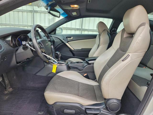 Hyundai Genesis 2.0t Image 3