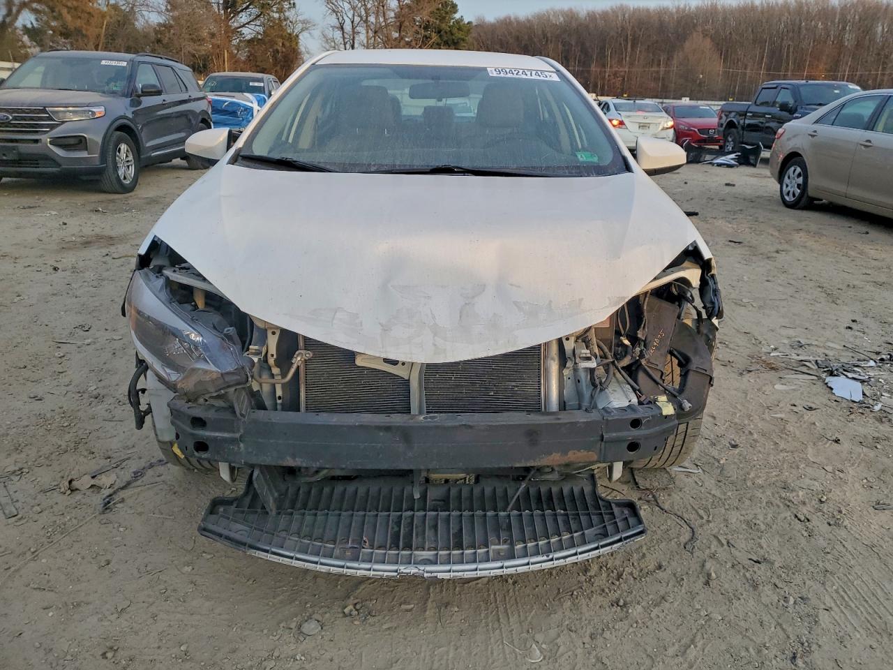 Toyota Corolla L Image 9