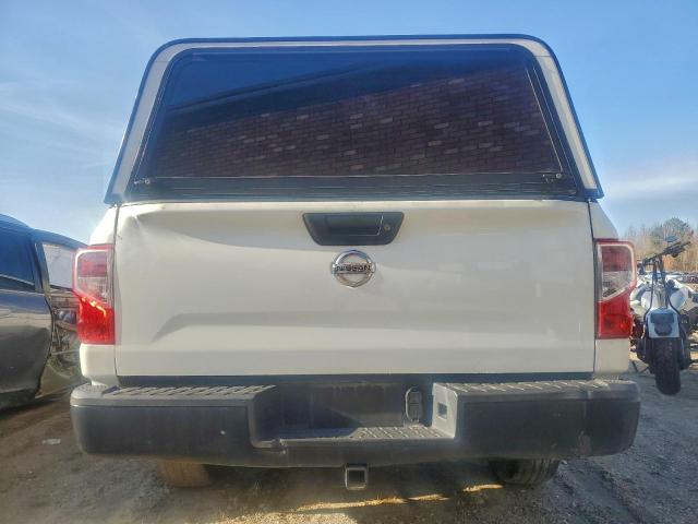 Nissan Titan S Image 2