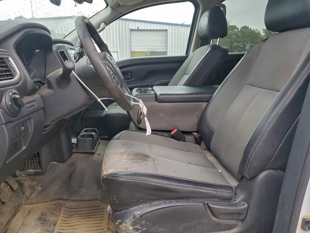 Nissan Titan S Image 12