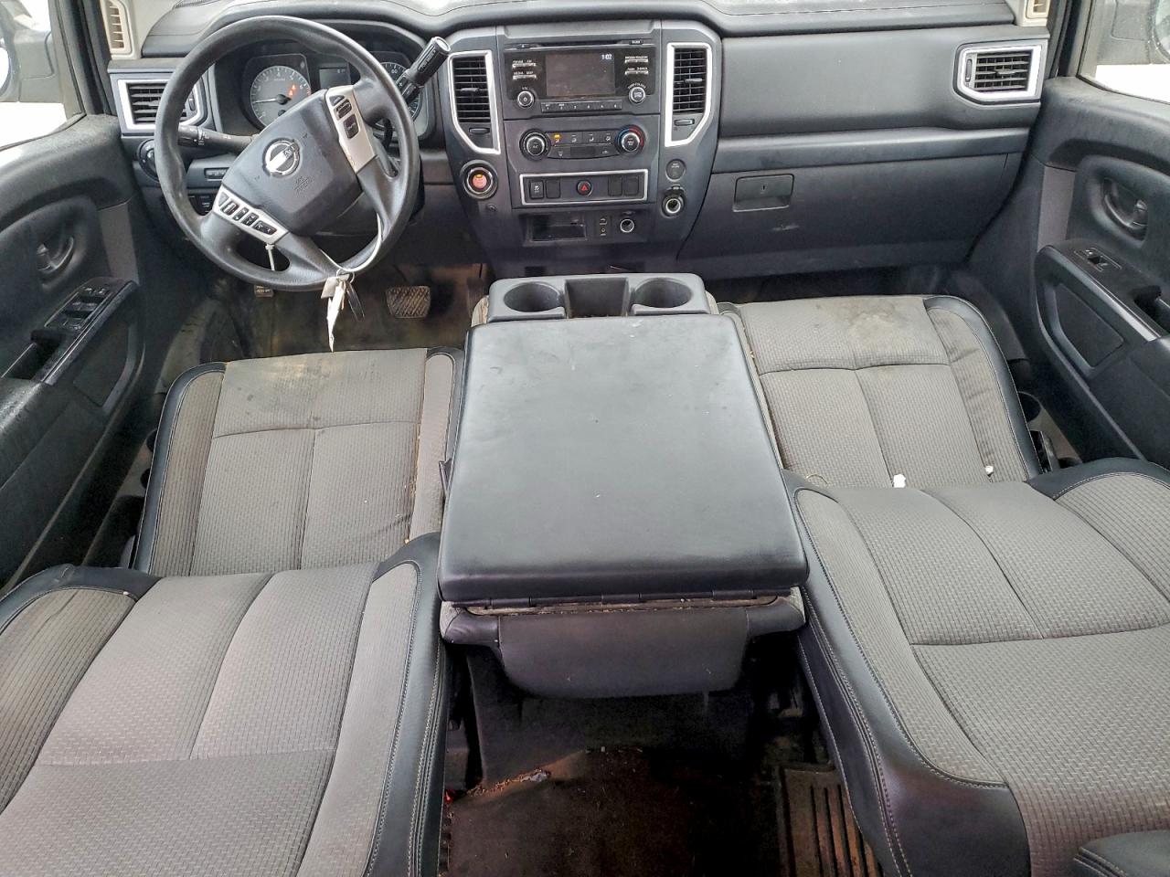 Nissan Titan S Image 7