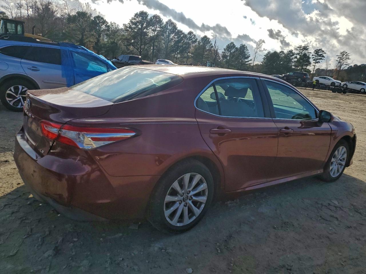 Toyota Camry L Image 5