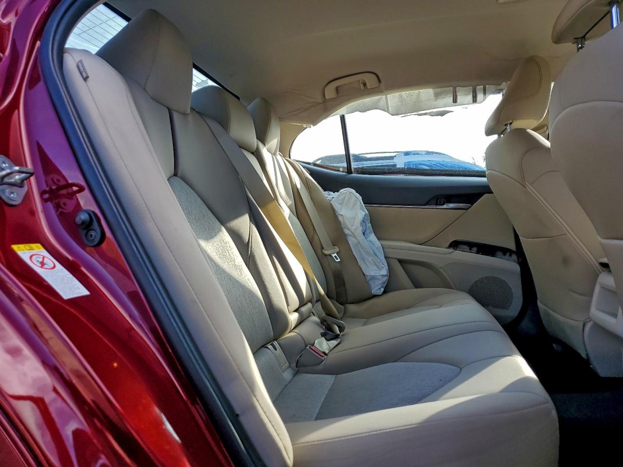 Toyota Camry L Image 8