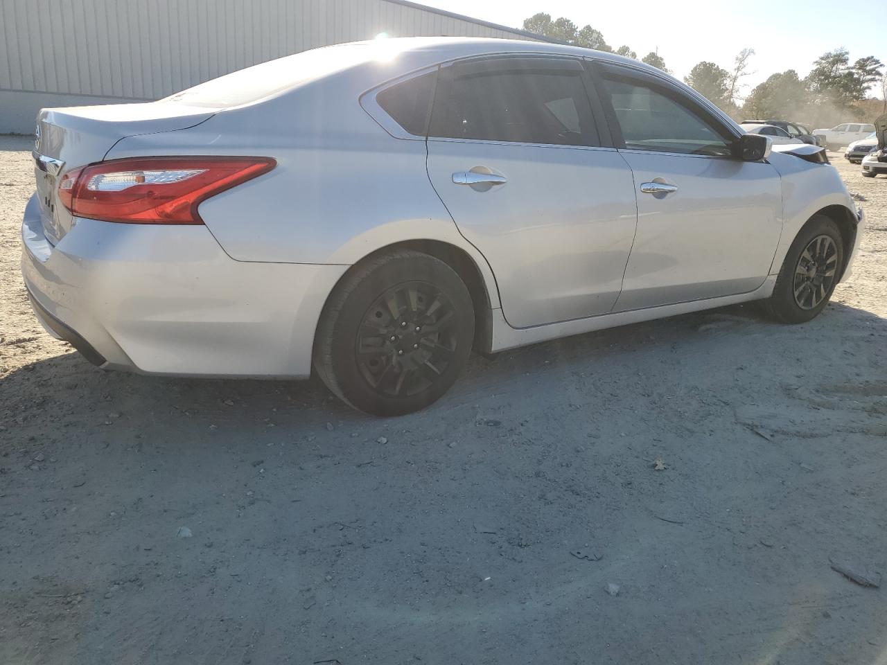 Nissan Altima 2.5 Image 2