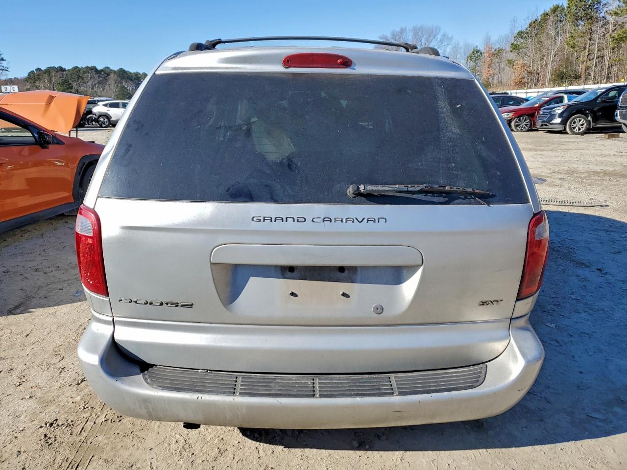 Dodge Caravan Sxt Image 2