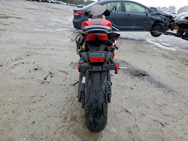 Suzuki Gsxr600 Image 4