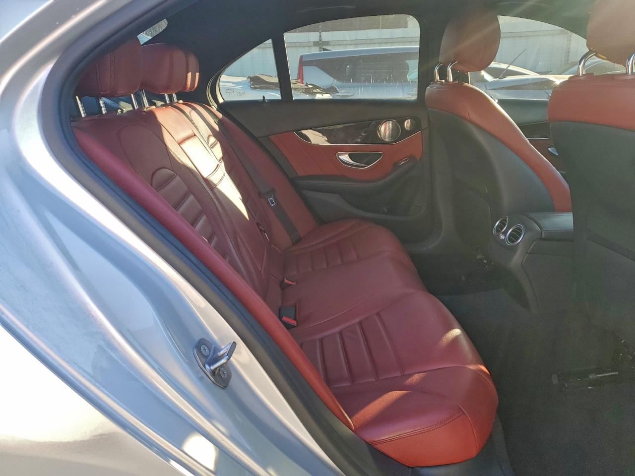 Mercedes-Benz C-Class 300 4matic Image 10