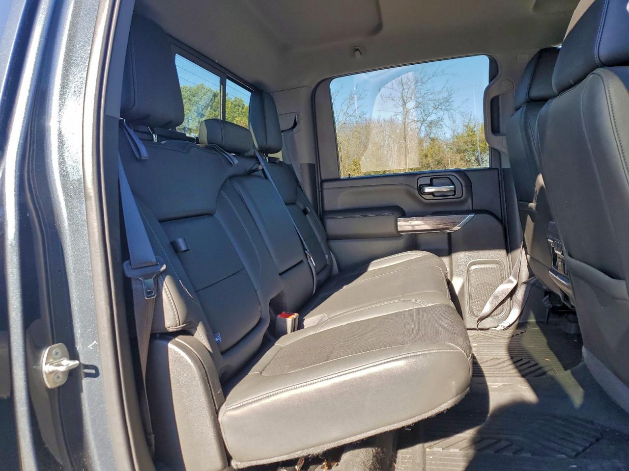 Chevrolet Silverado K3500 Ltz Image 3