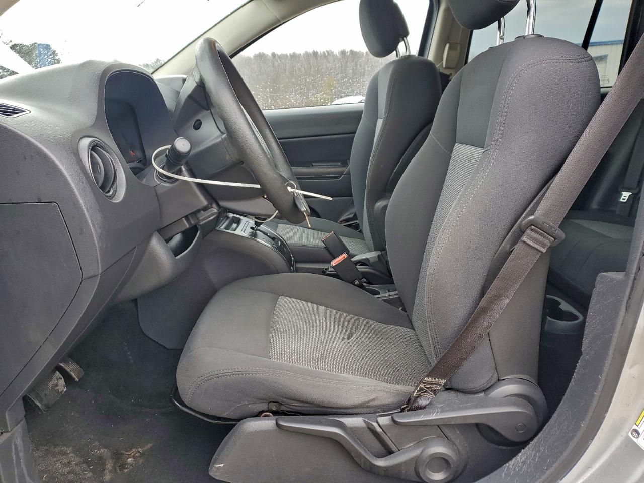 Jeep Compass Sport Image 2