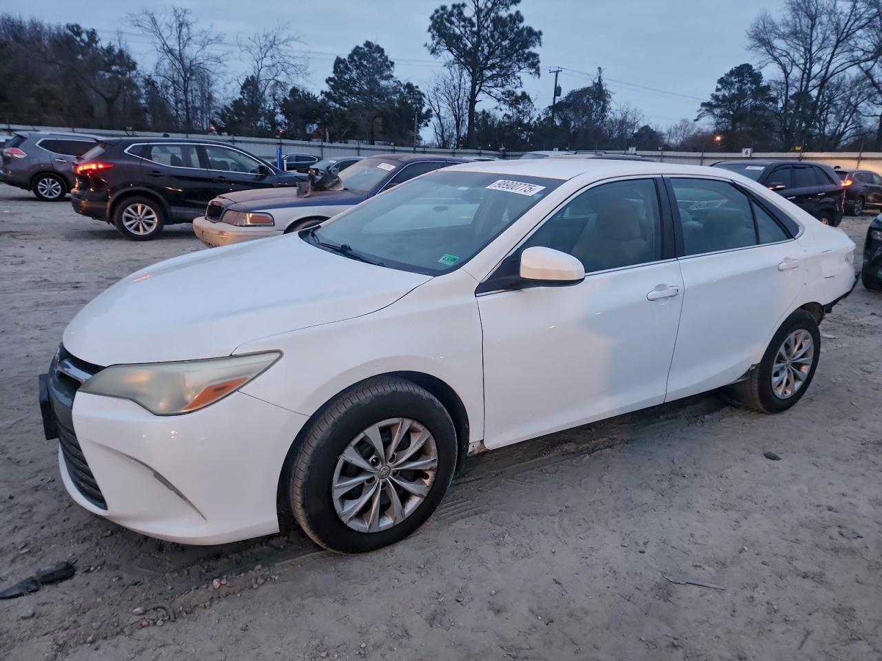 Toyota Camry Le Image 1