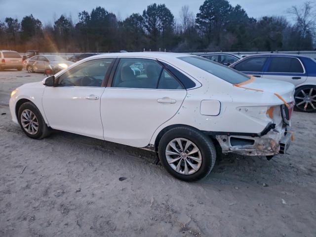 Toyota Camry Le Image 5