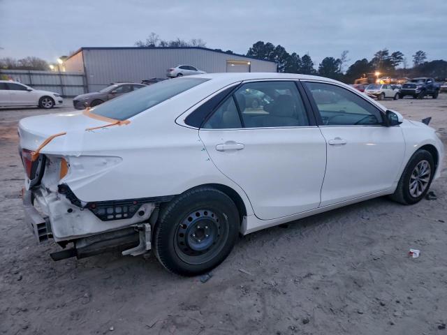 Toyota Camry Le Image 2