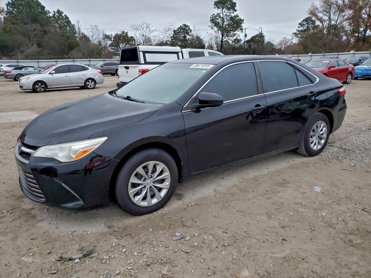 Toyota Camry Le Image 1