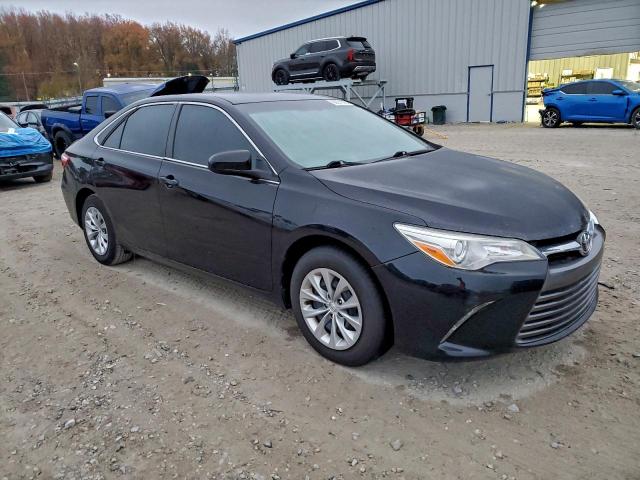 Toyota Camry Le Image 11