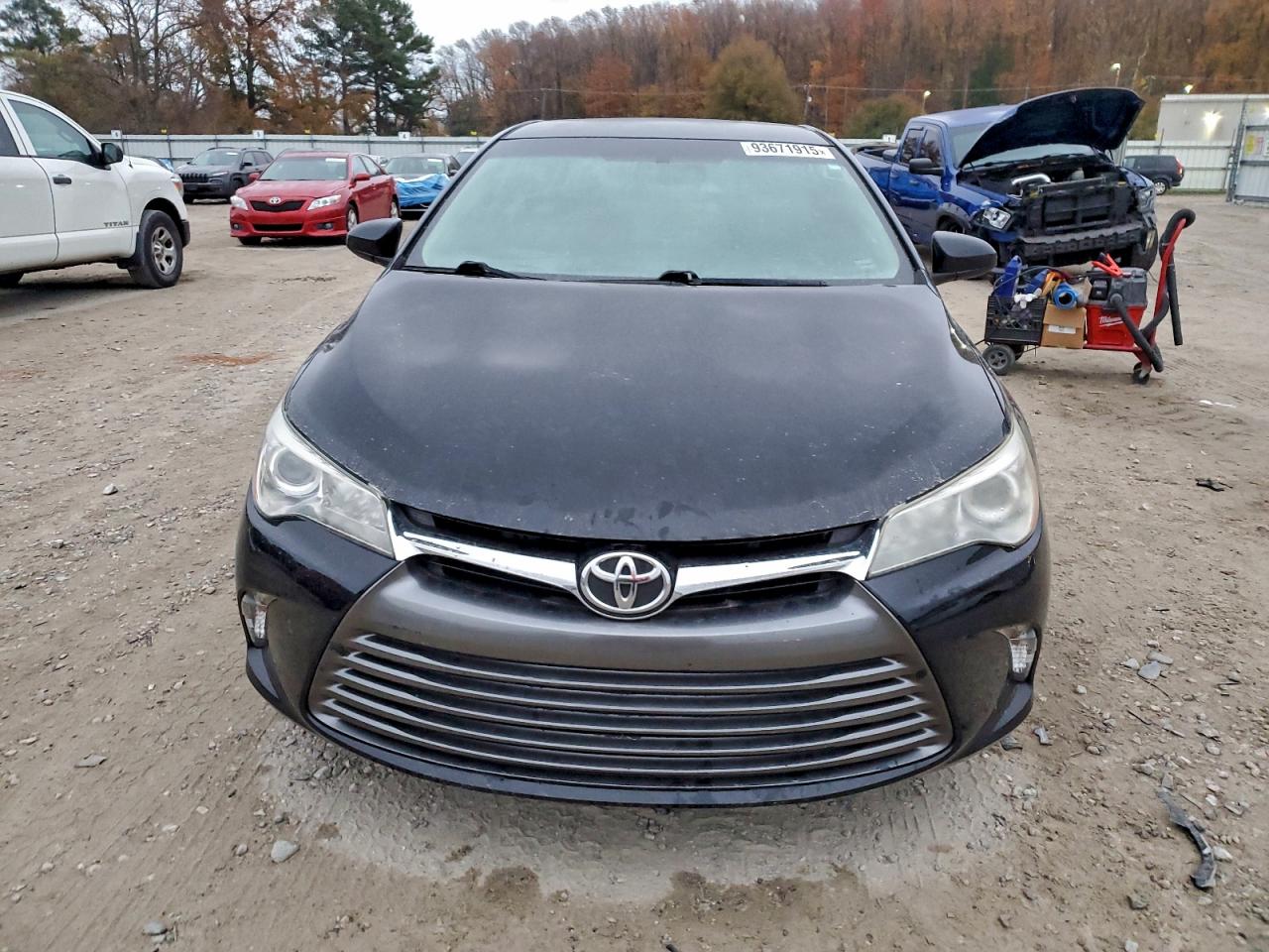 Toyota Camry Le Image 8