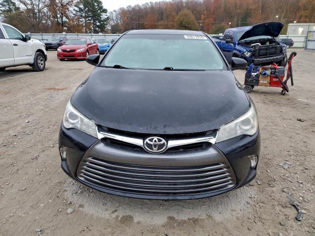 Toyota Camry Le Image 8