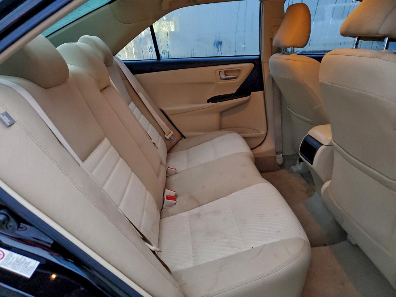 Toyota Camry Le Image 12