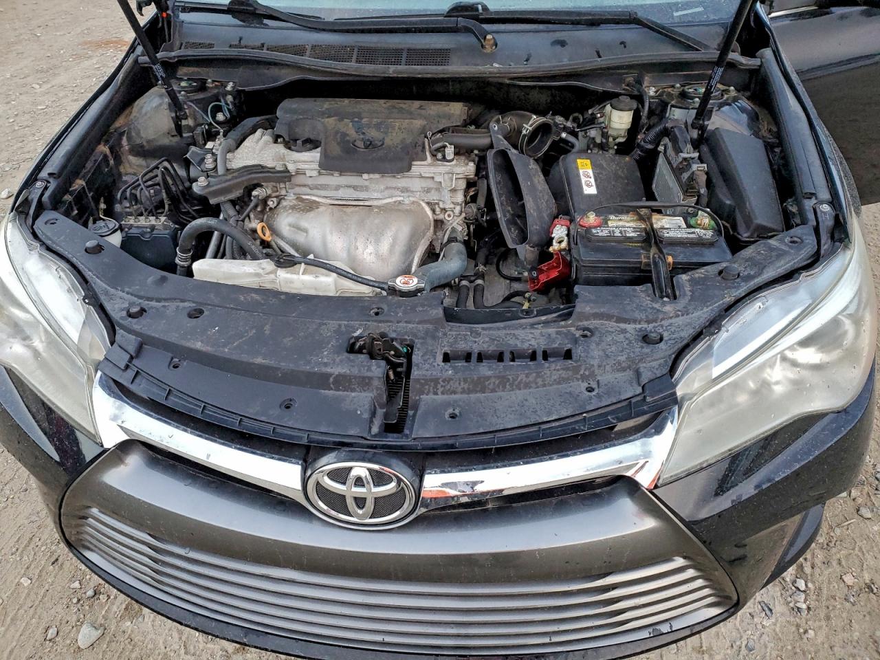 Toyota Camry Le Image 7